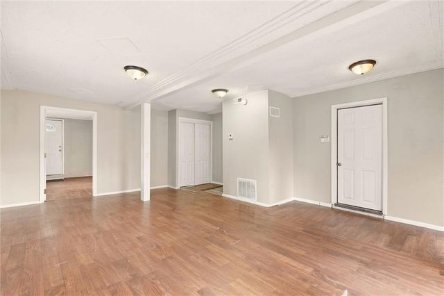 6207 Leavenworth Road, Kansas City, KS 66104