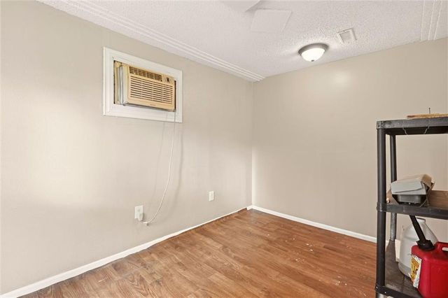 6207 Leavenworth Road, Kansas City, KS 66104