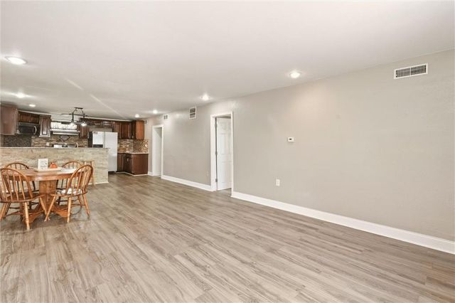 6207 Leavenworth Road, Kansas City, KS 66104