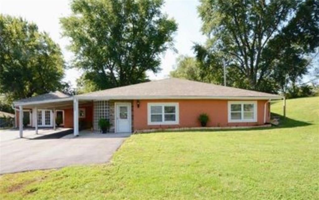 6207 Leavenworth Road, Kansas City, KS 66104