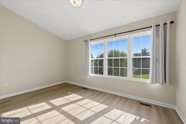 6562 OLD CARRIAGE LN, Alexandria, VA 22315