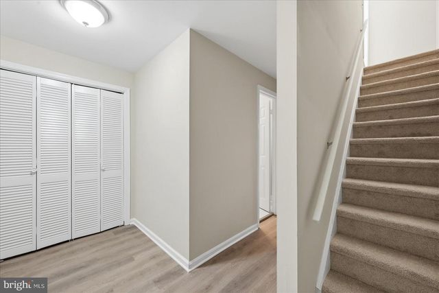 6562 OLD CARRIAGE LN, Alexandria, VA 22315