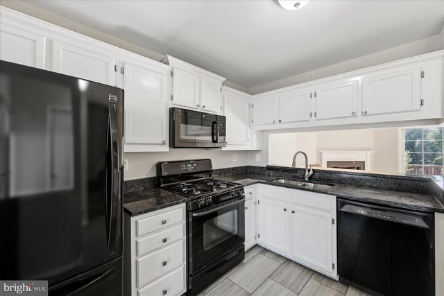 6562 OLD CARRIAGE LN, Alexandria, VA 22315