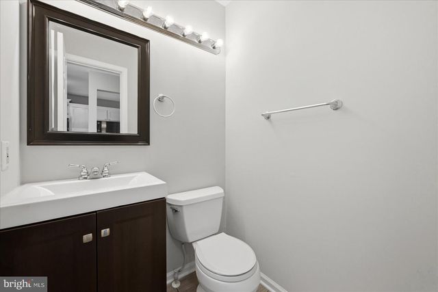 6562 OLD CARRIAGE LN, Alexandria, VA 22315