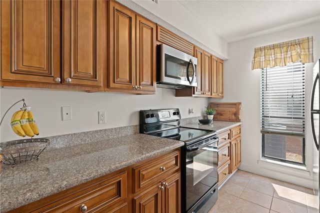 2502 Demere Road 3, St Simons Island, GA 31522