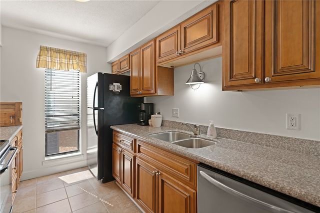 2502 Demere Road 3, St Simons Island, GA 31522