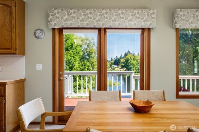 1081 Honeymoon Lake Drive, Greenbank, WA 98253