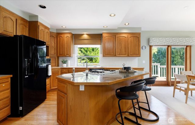1081 Honeymoon Lake Drive, Greenbank, WA 98253