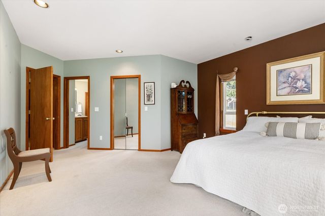 1081 Honeymoon Lake Drive, Greenbank, WA 98253