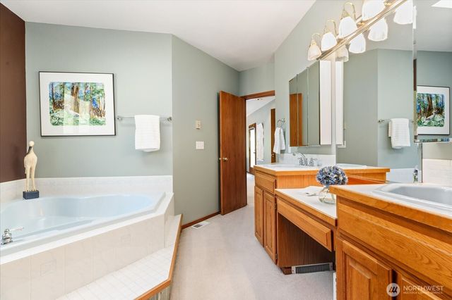 1081 Honeymoon Lake Drive, Greenbank, WA 98253