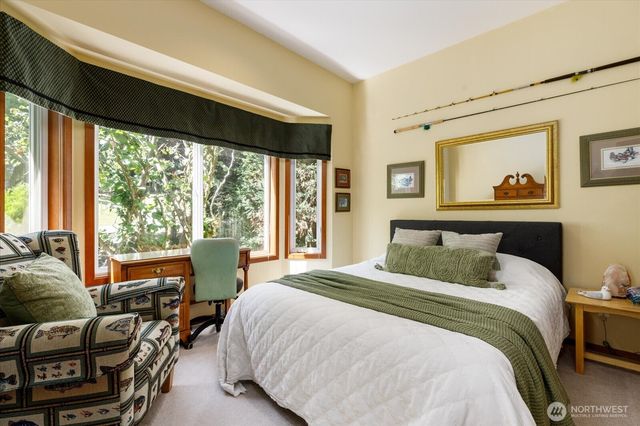 1081 Honeymoon Lake Drive, Greenbank, WA 98253
