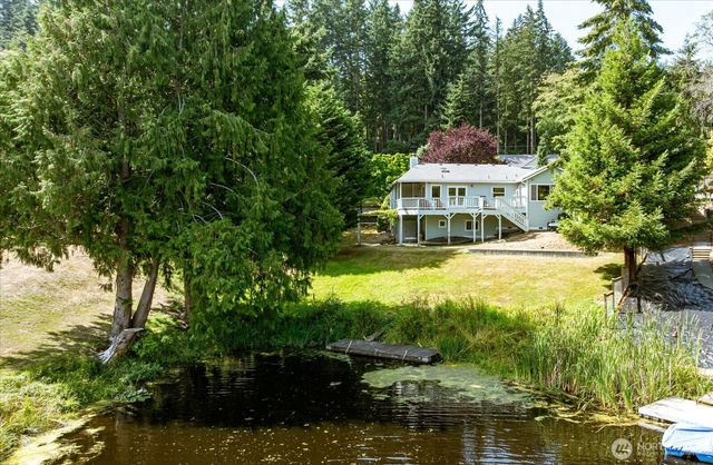 1081 Honeymoon Lake Drive, Greenbank, WA 98253
