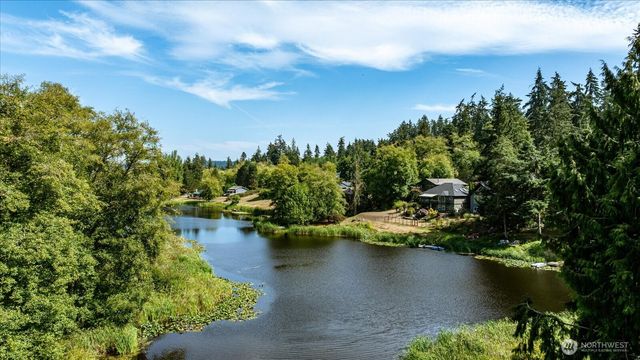 1081 Honeymoon Lake Drive, Greenbank, WA 98253