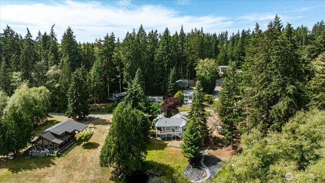 1081 Honeymoon Lake Drive, Greenbank, WA 98253