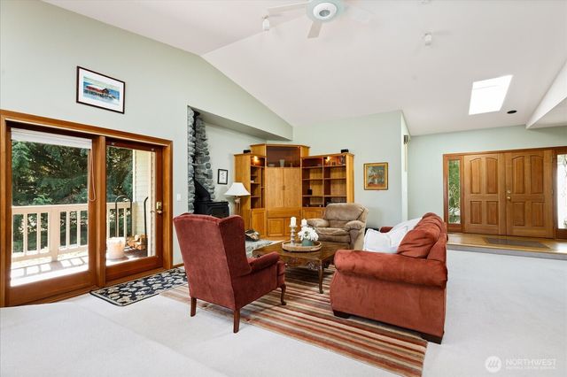 1081 Honeymoon Lake Drive, Greenbank, WA 98253