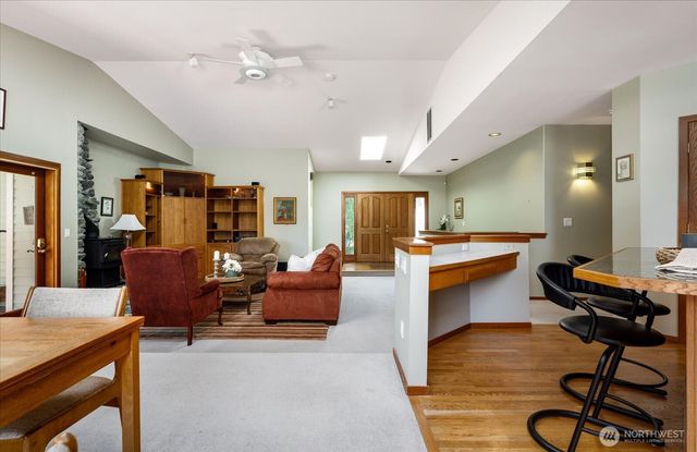 1081 Honeymoon Lake Drive, Greenbank, WA 98253