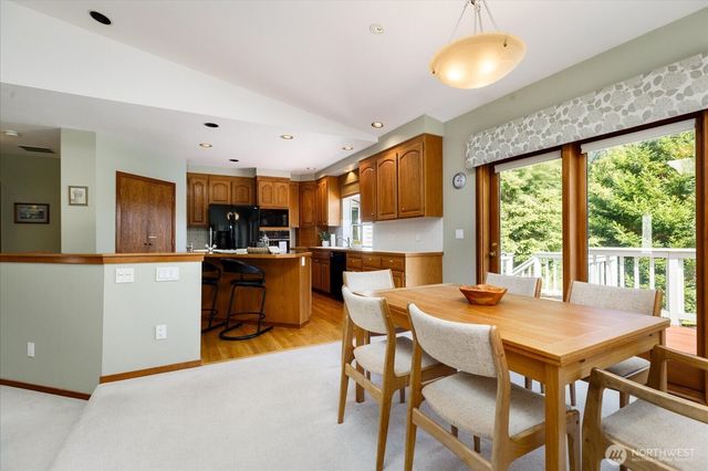 1081 Honeymoon Lake Drive, Greenbank, WA 98253