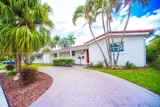 909 N 13th Court, Hollywood, FL 33019