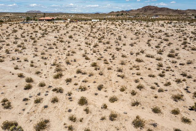 142 Shifting Sands, Joshua Tree, CA 92252