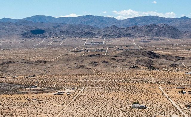 142 Shifting Sands, Joshua Tree, CA 92252