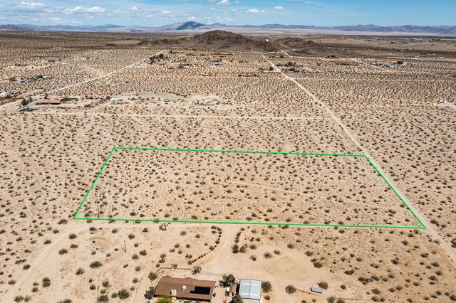142 Shifting Sands, Joshua Tree, CA 92252