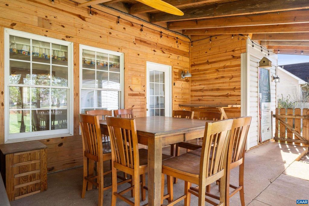 Image 14 of property listing at 1547 BROAD CROSSING RD, Charlottesville, VA 22911