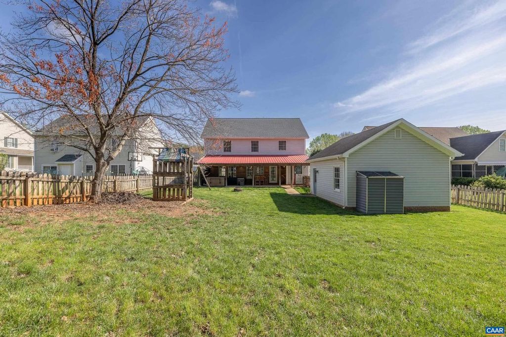 Image 4 of property listing at 1547 BROAD CROSSING RD, Charlottesville, VA 22911