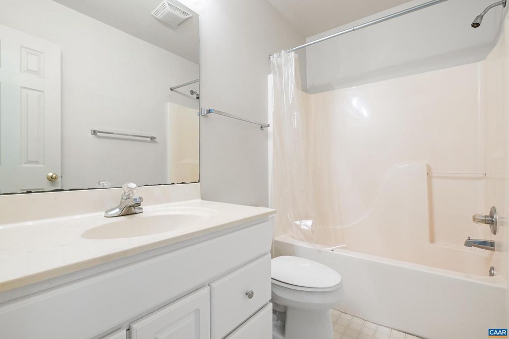 Image 43 of property listing at 1547 BROAD CROSSING RD, Charlottesville, VA 22911