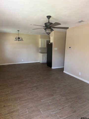 1728 Susan, Tyler, TX 75703