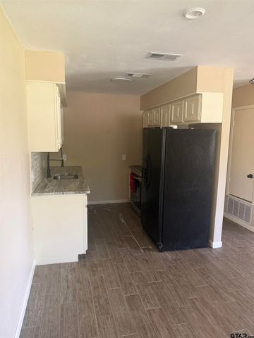 1728 Susan, Tyler, TX 75703