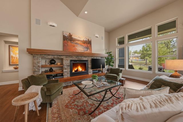 19288 Goose Creek Court, Bend, OR 97702