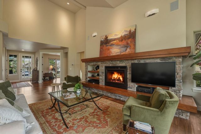 19288 Goose Creek Court, Bend, OR 97702