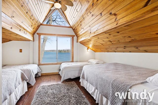 8207 Pokagon Road, Watervliet Twp, MI 49098