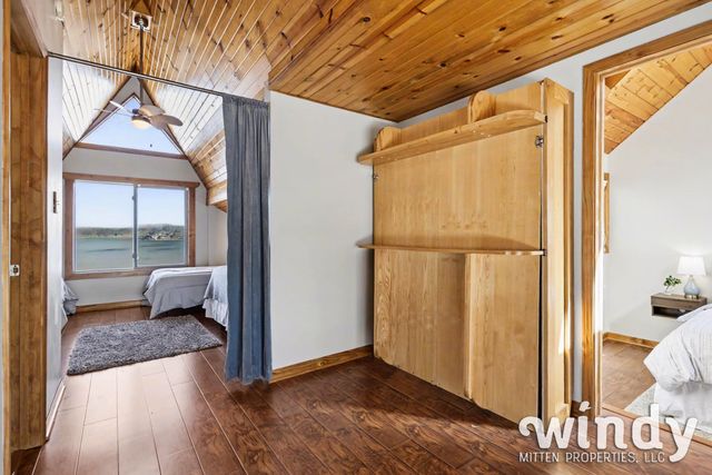 8207 Pokagon Road, Watervliet Twp, MI 49098