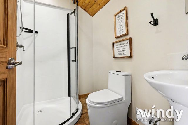 8207 Pokagon Road, Watervliet Twp, MI 49098