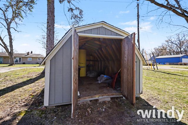 8207 Pokagon Road, Watervliet Twp, MI 49098