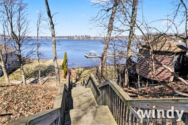 8207 Pokagon Road, Watervliet Twp, MI 49098