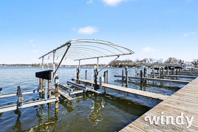 8207 Pokagon Road, Watervliet Twp, MI 49098