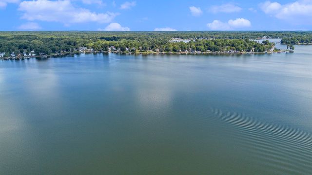 8207 Pokagon Road, Watervliet Twp, MI 49098