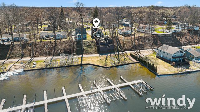 8207 Pokagon Road, Watervliet Twp, MI 49098