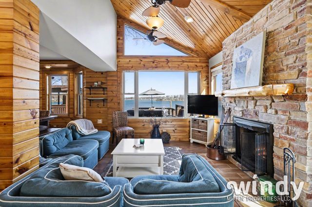 8207 Pokagon Road, Watervliet Twp, MI 49098