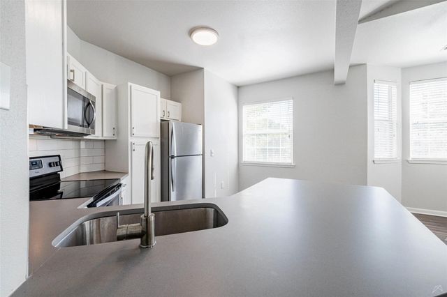 12215 Hunters Chase DR N-4201N, Austin, TX 78729