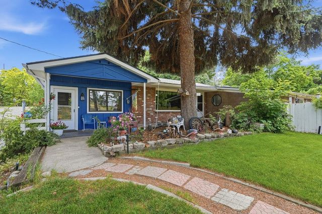 5204 E Granite Point Dr, Spokane, WA 99212