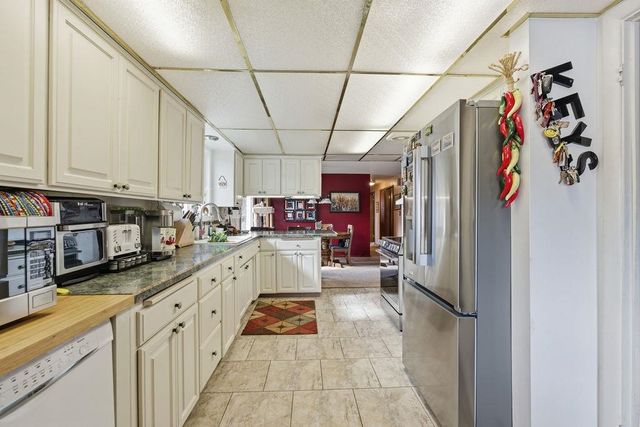 5204 E Granite Point Dr, Spokane, WA 99212