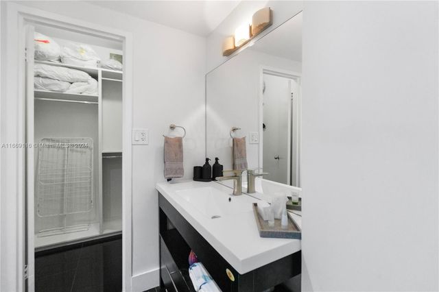 100 Lincoln Rd 1418, Miami Beach, FL 33139