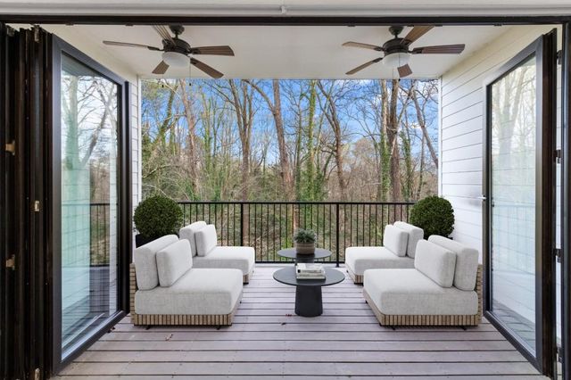 1099 Briar Cove Circle, Atlanta, GA 30329