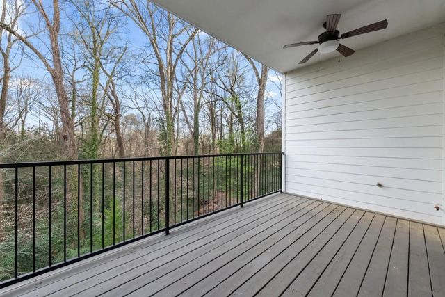 1099 Briar Cove Circle, Atlanta, GA 30329