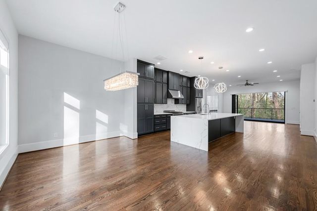 1099 Briar Cove Circle, Atlanta, GA 30329