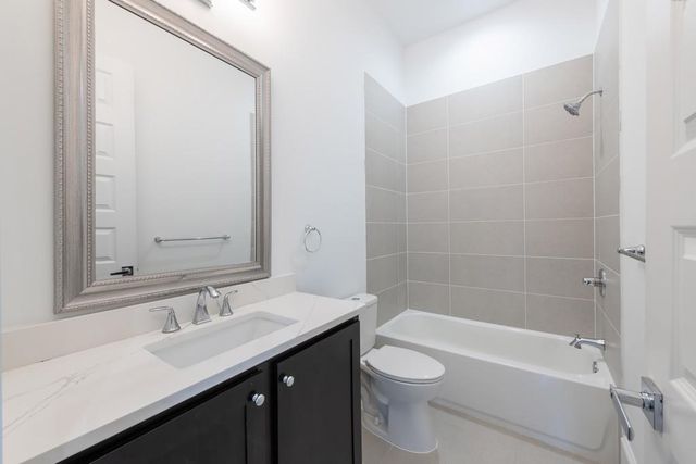 1099 Briar Cove Circle, Atlanta, GA 30329