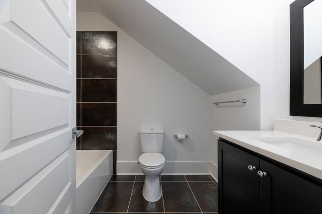 1099 Briar Cove Circle, Atlanta, GA 30329